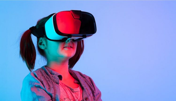 VR Isn’t a Novelty: Here’s How to Integrate it Into the Curriculum