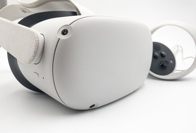 Facebook will temporarily cease sales of the Oculus Quest 2 virtual reality headset because the old foam insert caused facial rashes